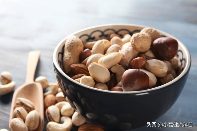 養(yǎng)生吃什么堅(jiān)果好_吃堅(jiān)果養(yǎng)生嗎_養(yǎng)生堅(jiān)果吃好還是吃好